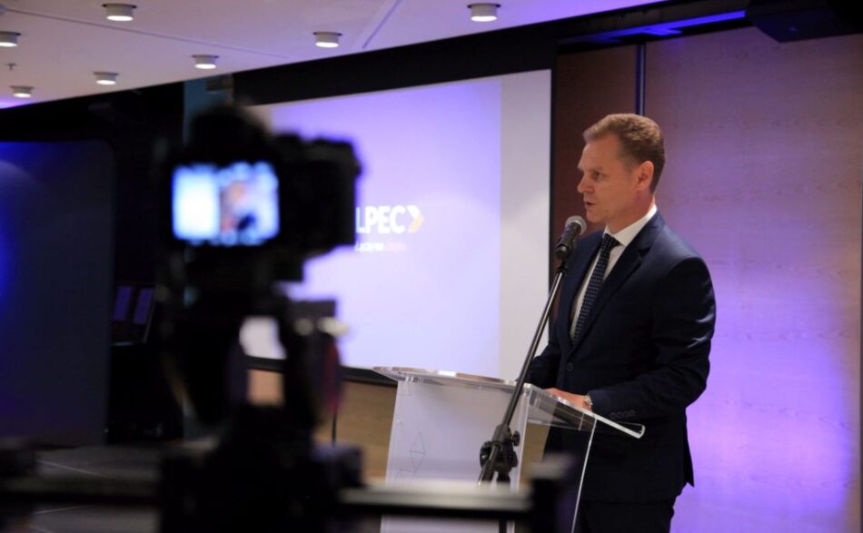 Zdjęcie przedstawia Prezesa LPEC S.A. Marka Golucha